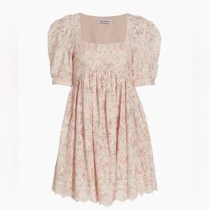 En Saison
Kiera Eyelet-Embroidered Mini dress (fit and flare) 👗
